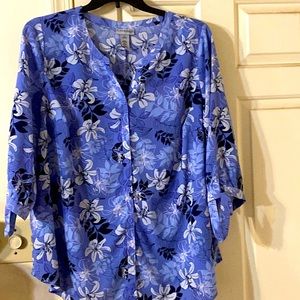 Beautiful 3/4 sleeve blouse. Like new condition